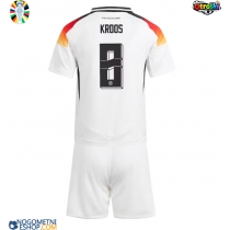 Otroški Nogometni dresi Nemčija Toni Kroos #8 Domači EP 2024 Kratek Rokav (+ Kratke hlače)